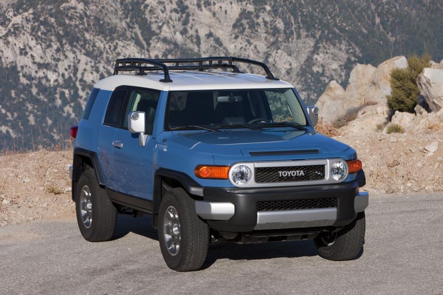  Toyota FJ Cruiser 2012 года  (фото 25 из 44)